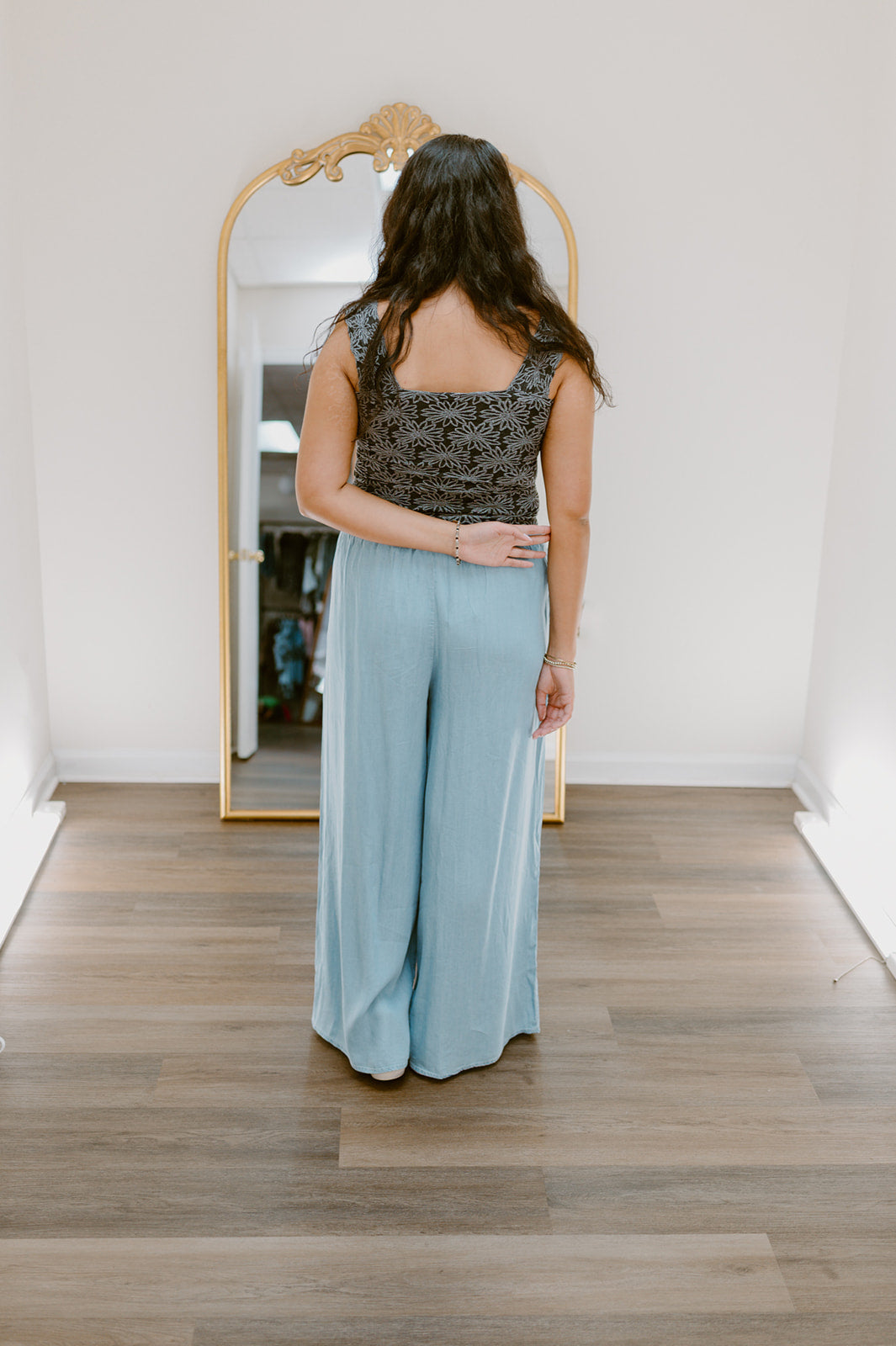 The Sweet Bloom Seamless Tank | Black Dusk