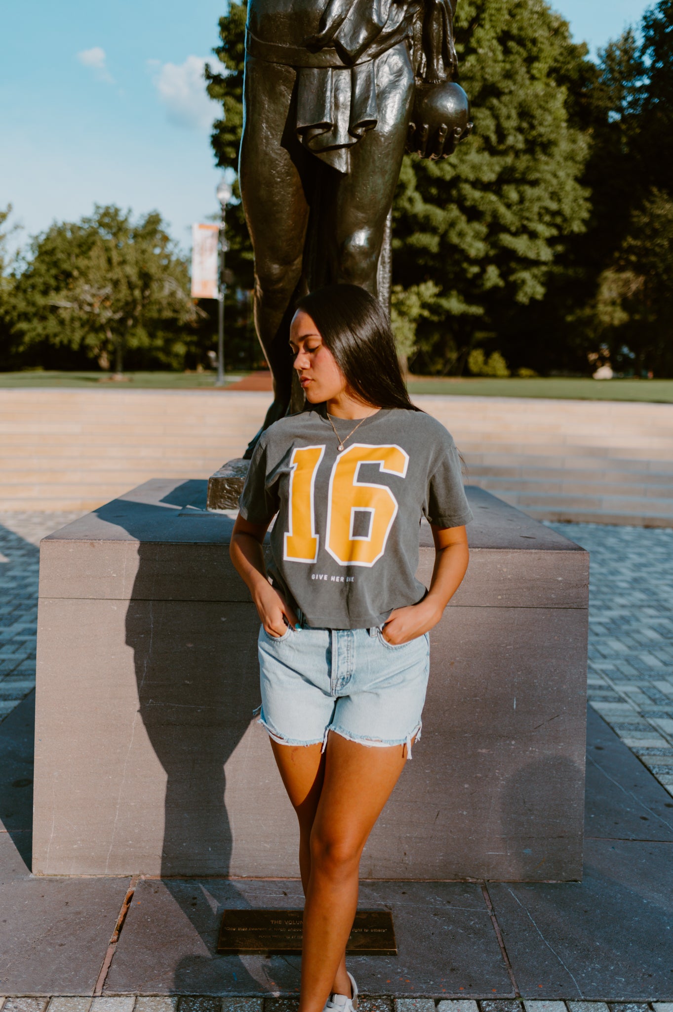 16 Pepper Cropped Tee