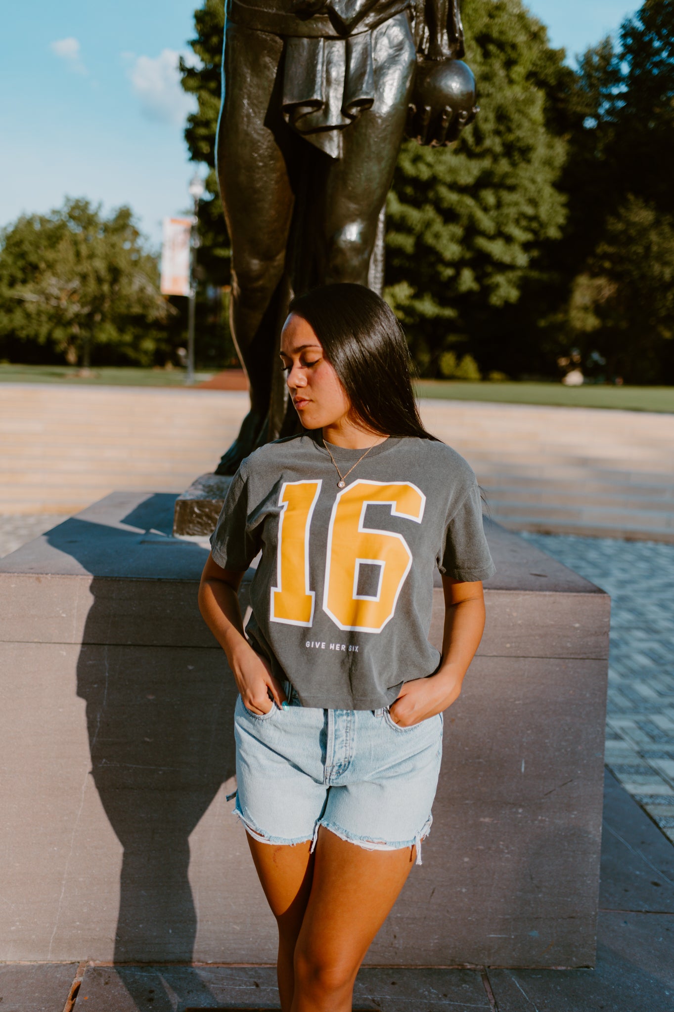 16 Pepper Cropped Tee