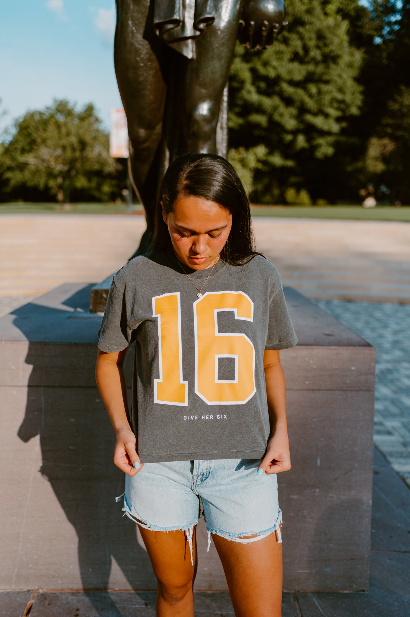 16 Pepper Cropped Tee