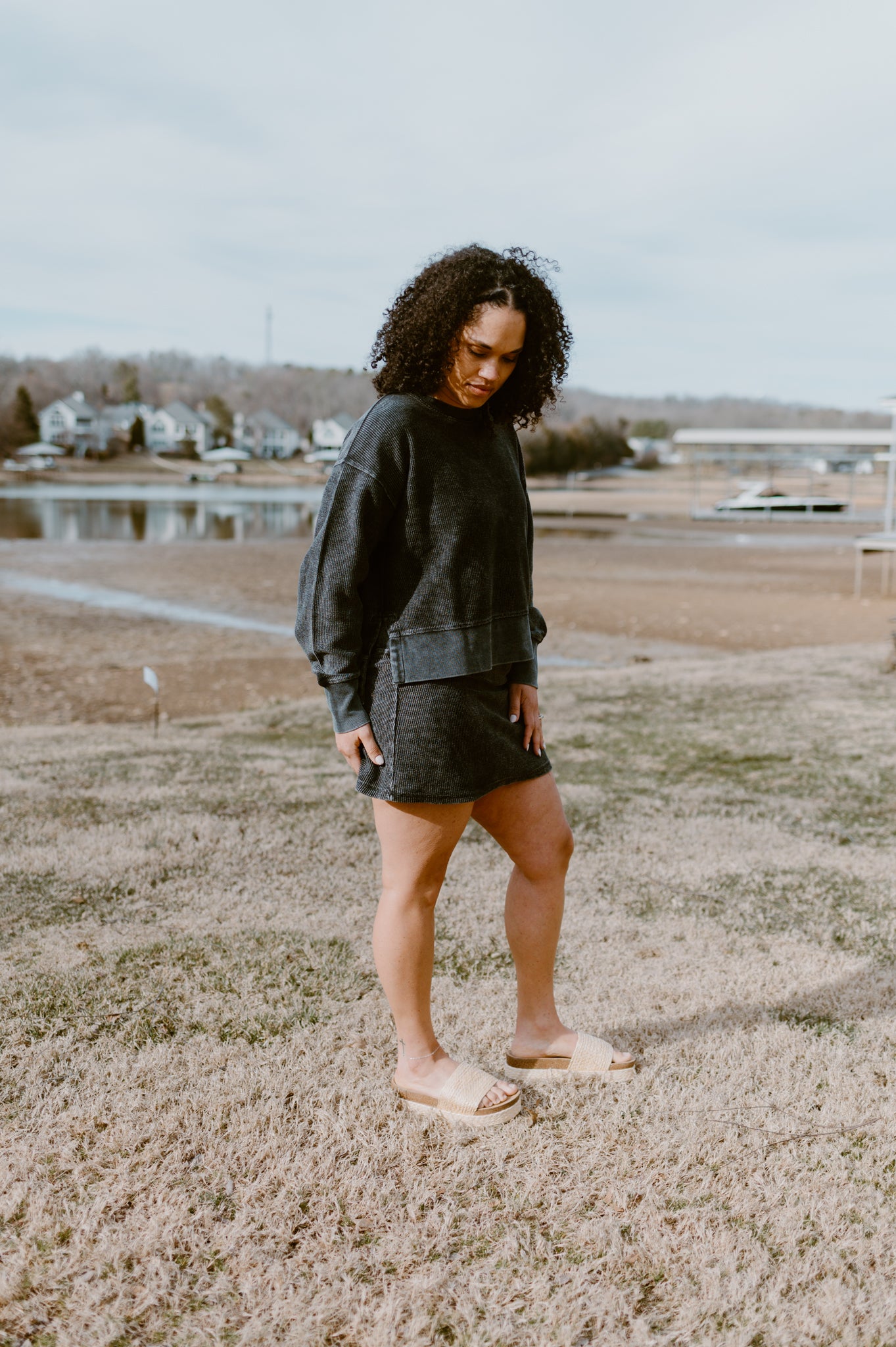 Crop Side Slit Corded Crew | Charcoal