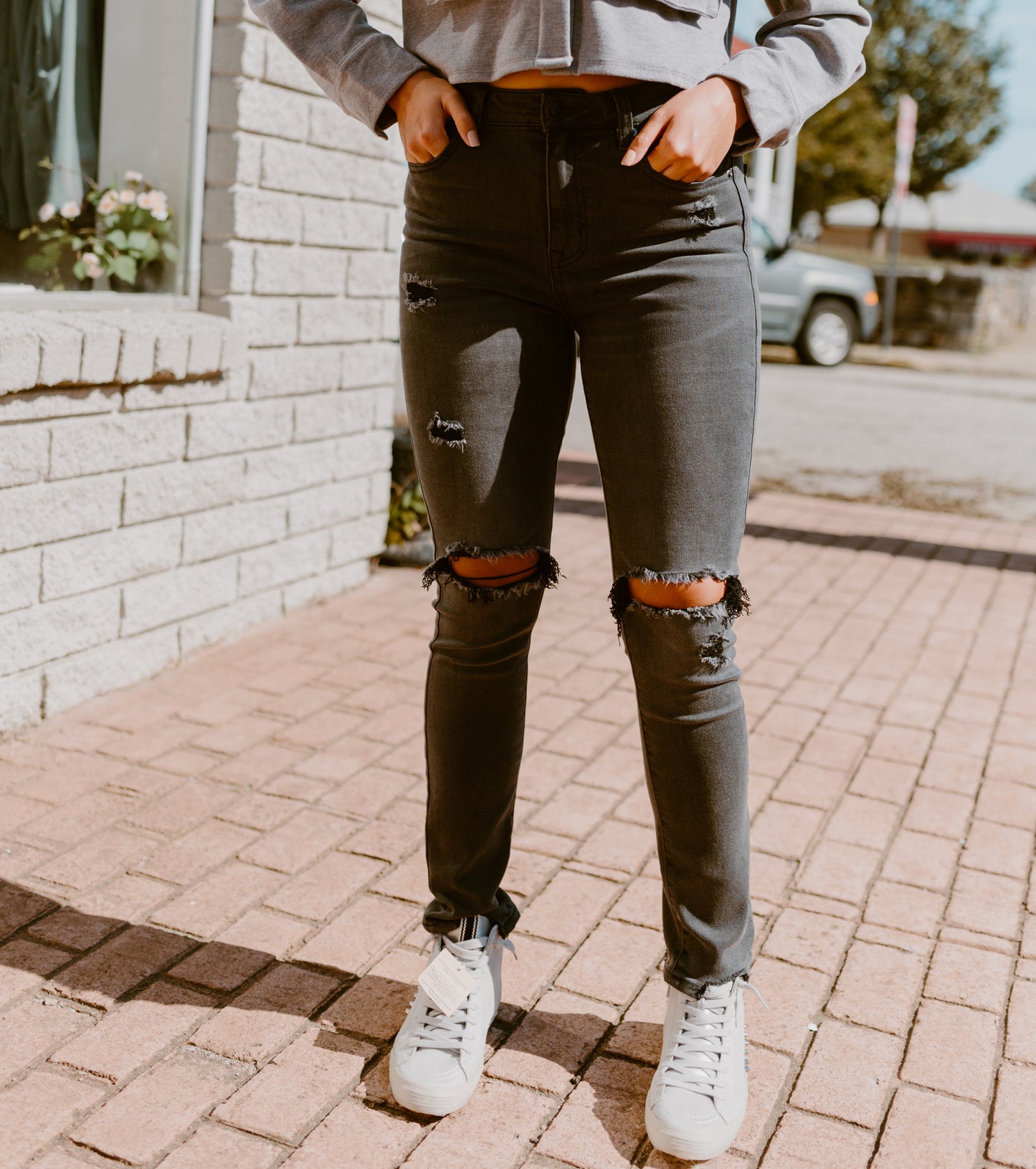 White Birch High Rise Distressed Denim Jeans-Black