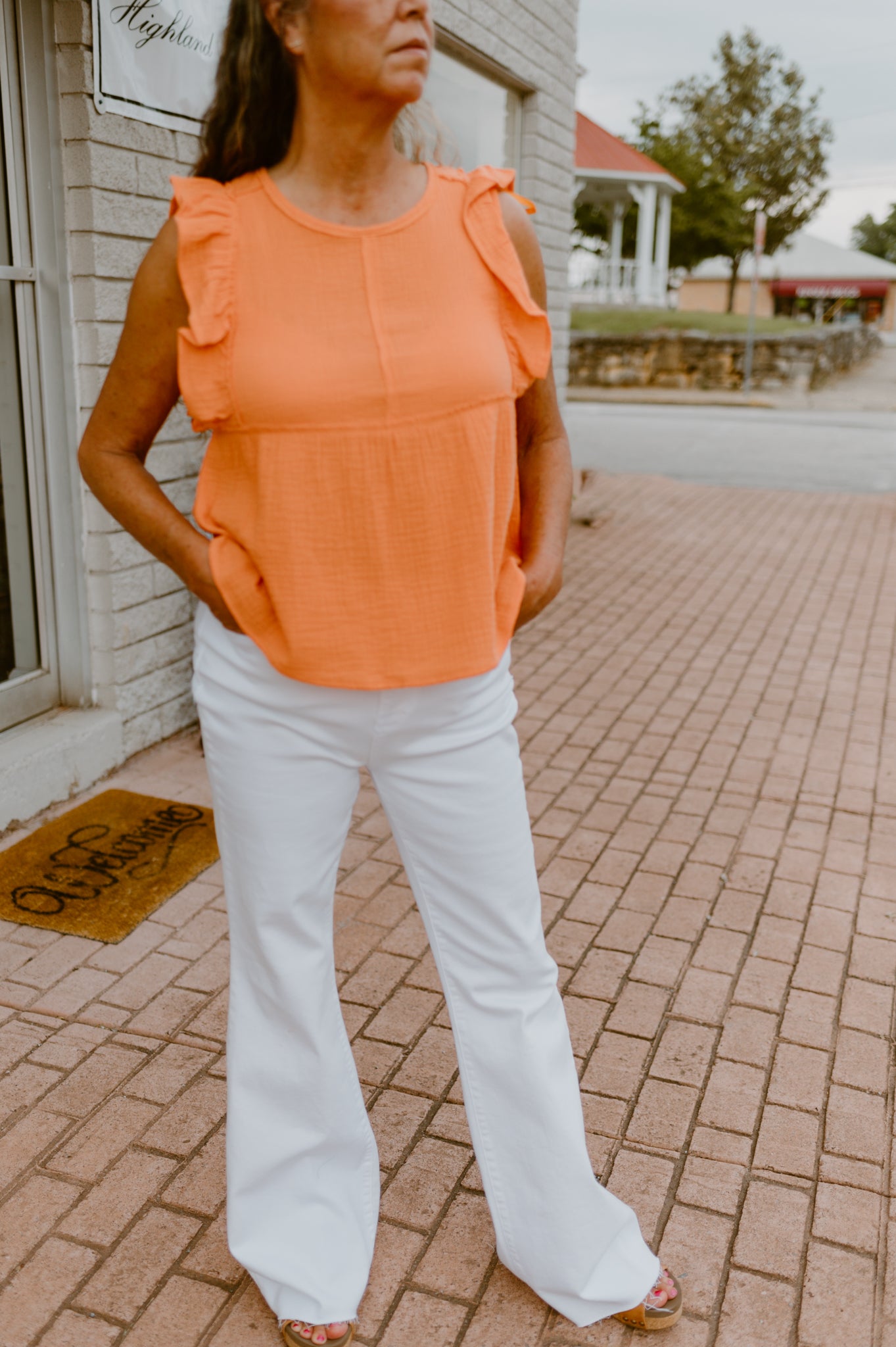 New In Linen Ruffle Sleeve Top