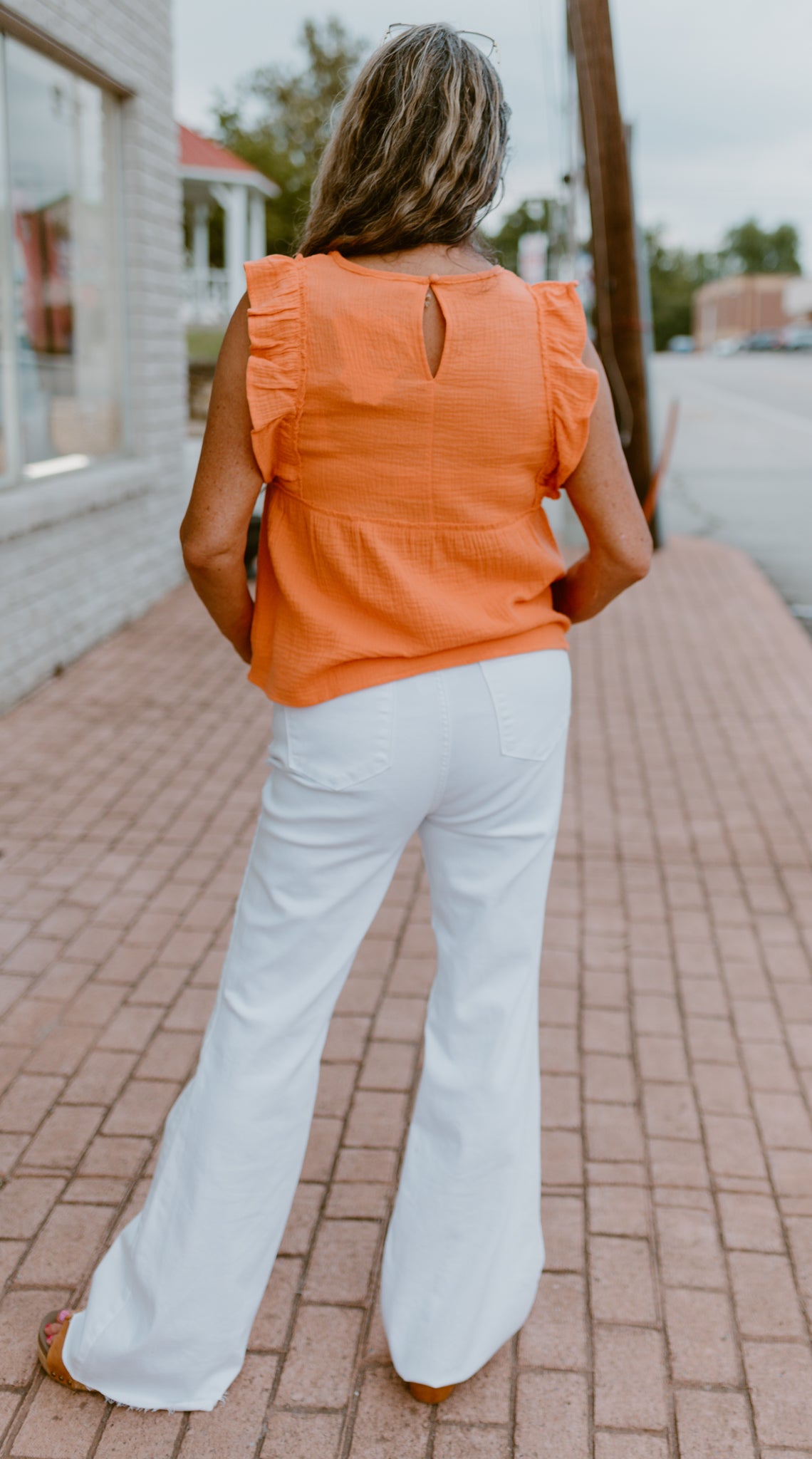 New In Linen Ruffle Sleeve Top
