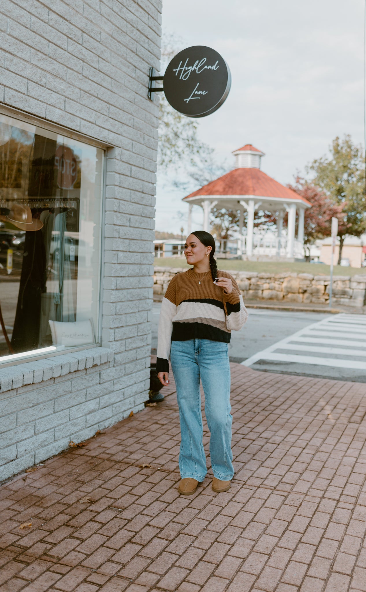 Maple Lane Colorblock Cropped Sweater
