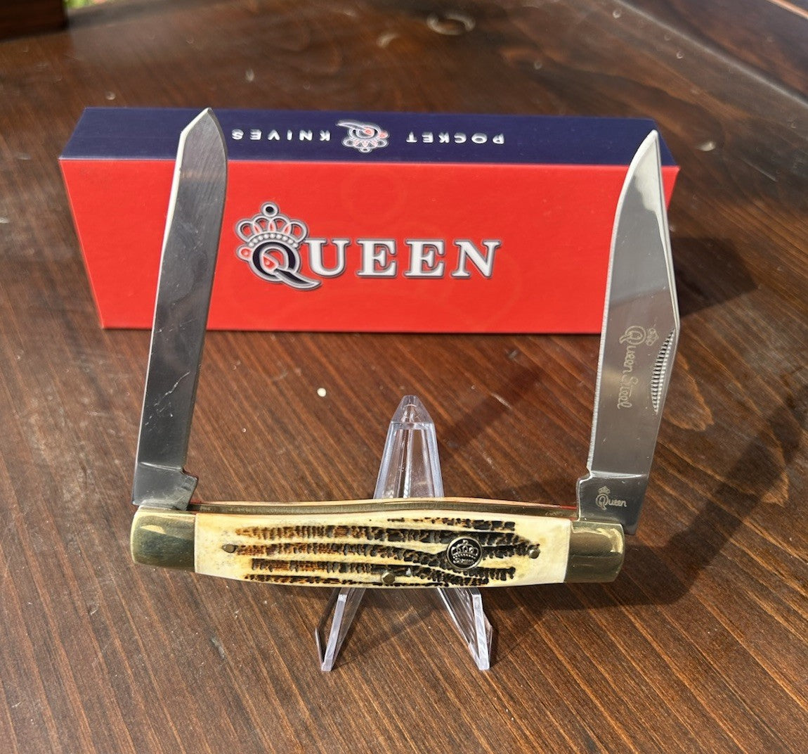 Queen Winterbottom Jigged Bone Handle Moose 4 1/4" Pocketknife QN52WB