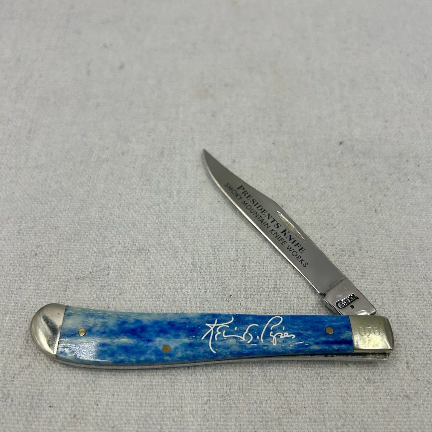 Case Slimline Trapper - 2009 - President’s Knife Kevin Pipes SMKW w Tin - SN 076