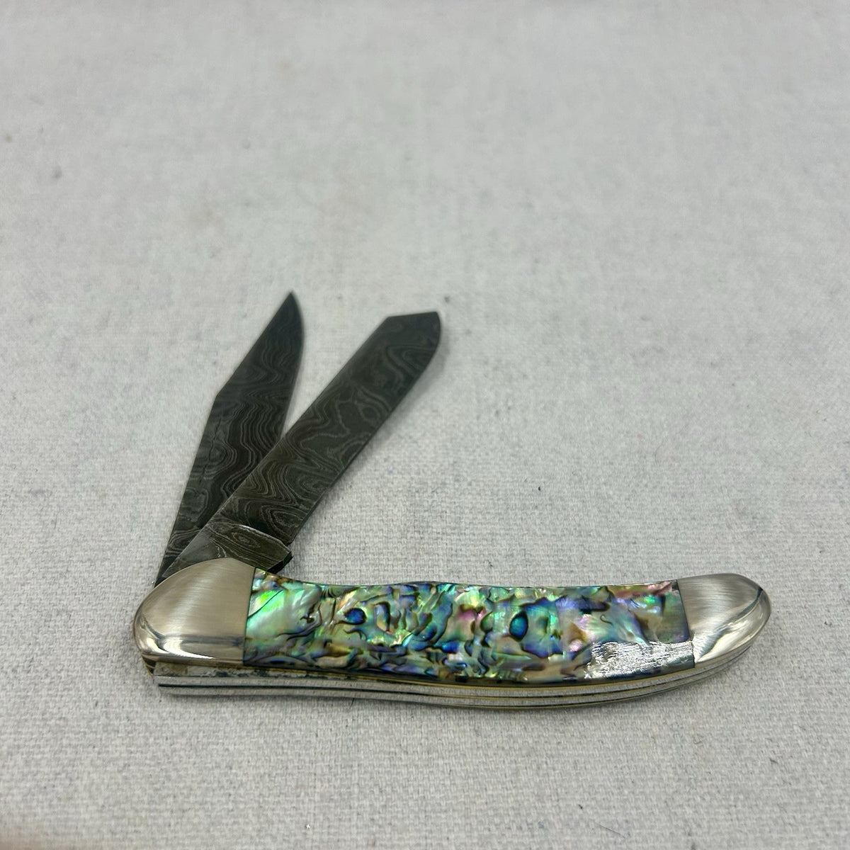 Bear and Sons Damascus Copperhead- Lim Ed Series - Abalone SN022 - in Signed Tin