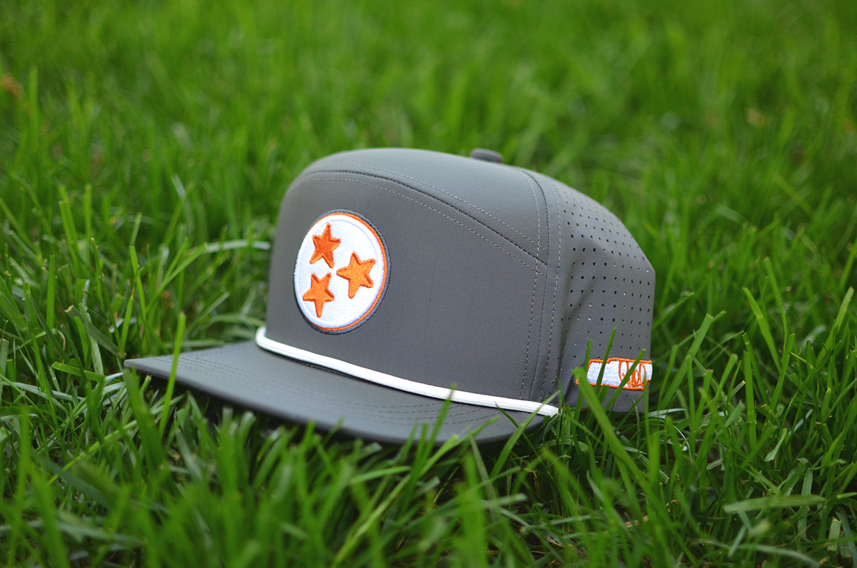 Tri-Star Snapback Hat | Grey