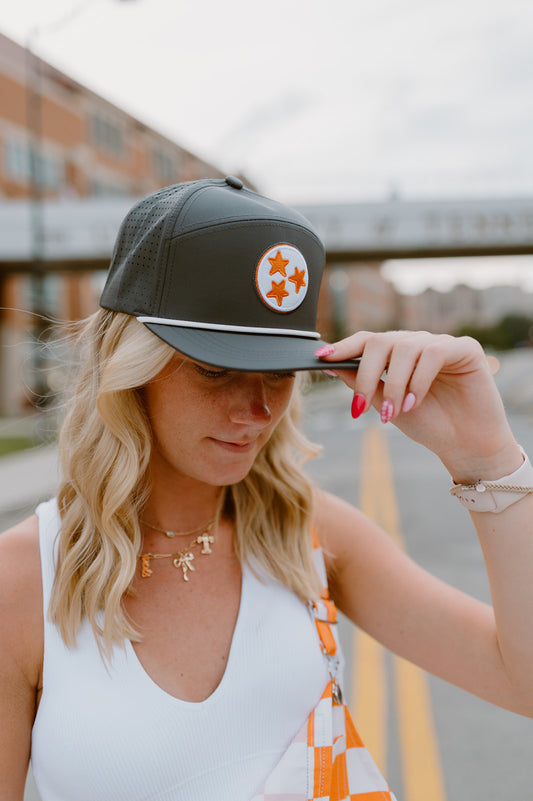 Tri-Star Snapback Hat | Grey