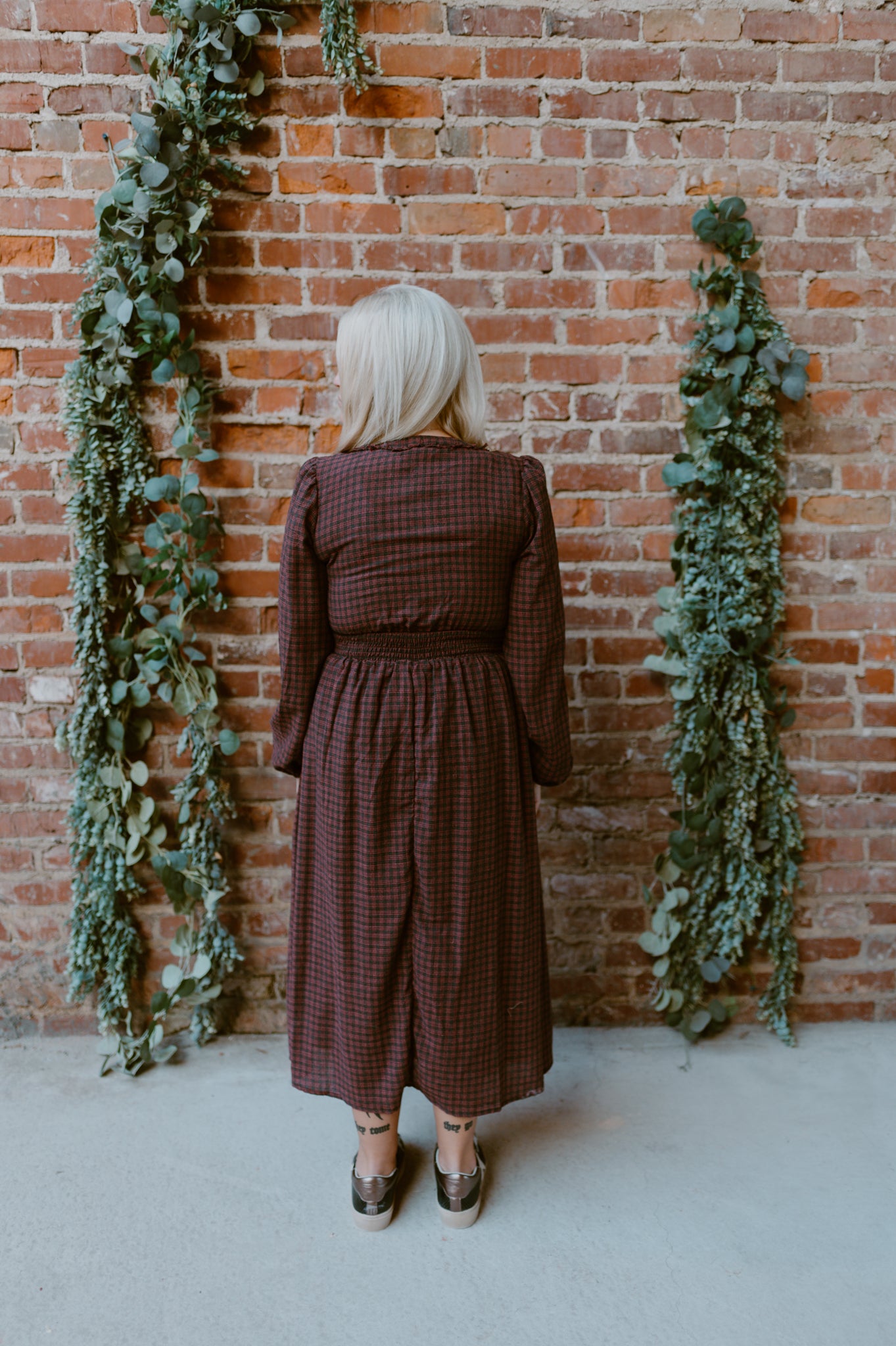 V-Neck Smocking Long Sleeve Plaid Midi Dress | Red