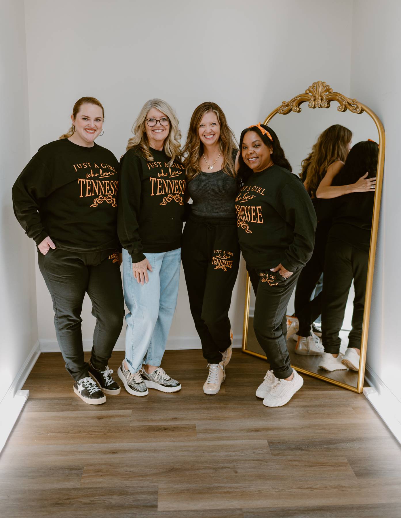 Girl Who Loves TN | Sweatshirt