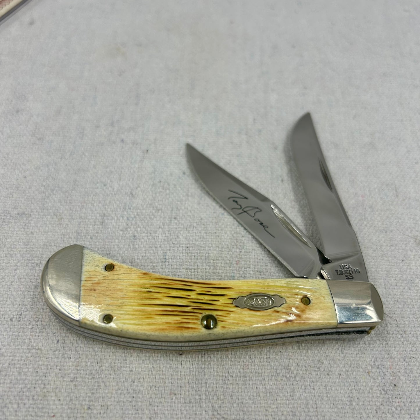 Case XX Saddlehorn - 2009 - Tony Bose signature on blade - Burnt White Bone Handles - w COA
