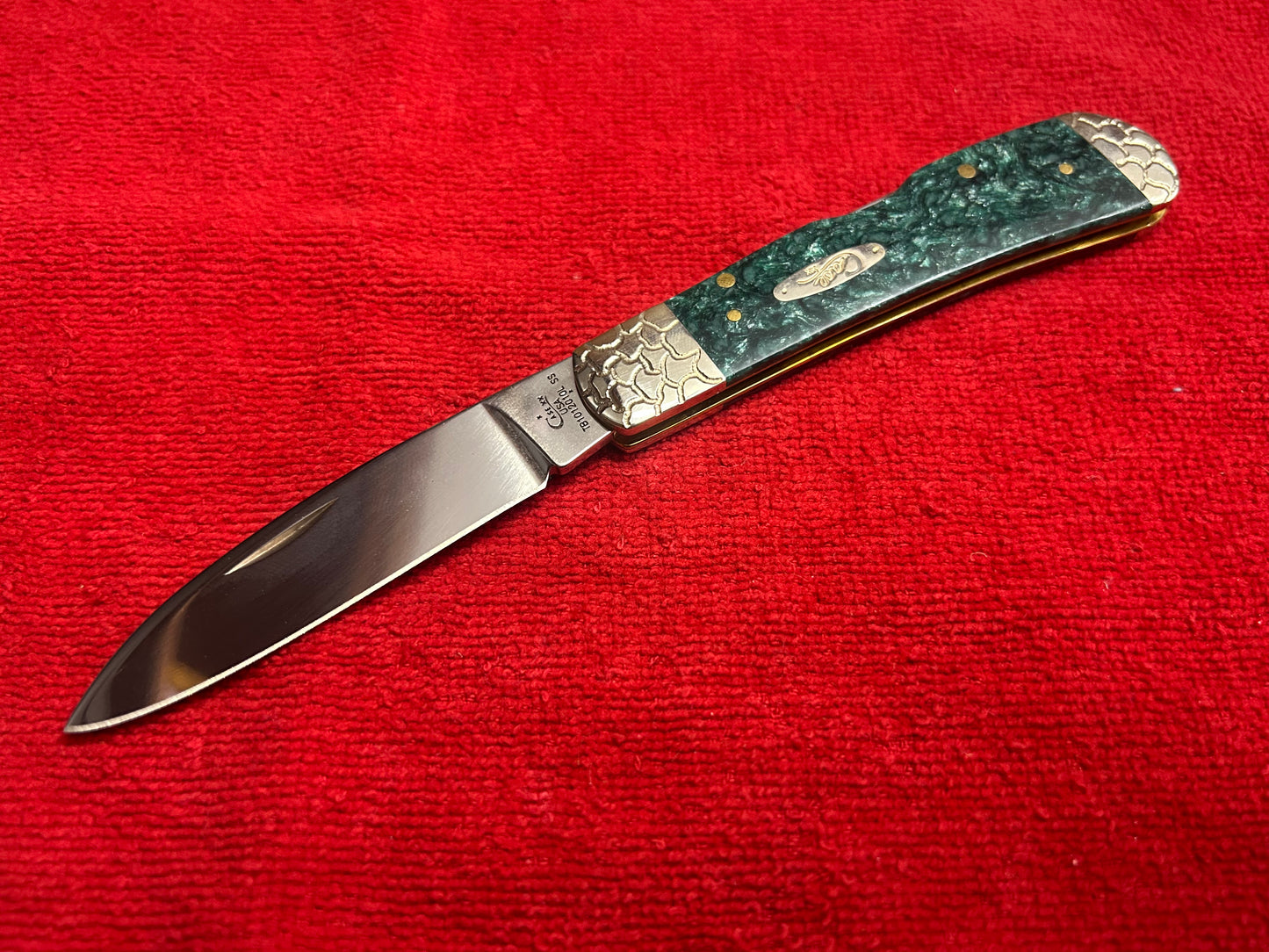 2017 CASE Tribal Lock - Tony Bose - Green Sparkle Kirinite Handle - TB101201